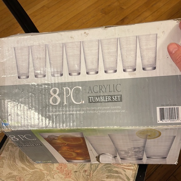 Costco Dining 8 Piece Acrylic Tumbler Set Glasses Cups Clear